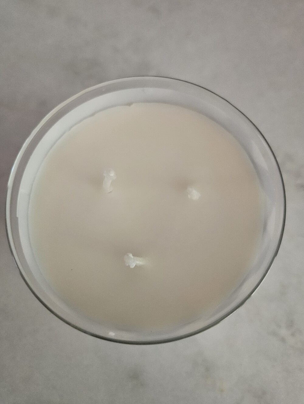 Bath & Body Works Gingham Candle - Picture 3 of 4